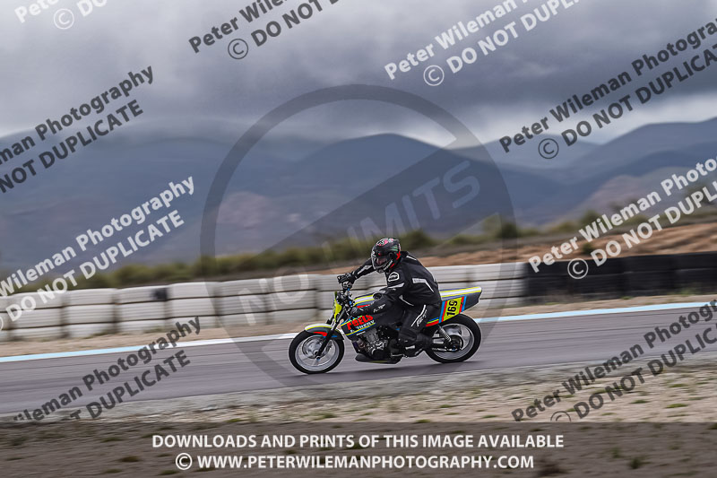 cadwell no limits trackday;cadwell park;cadwell park photographs;cadwell trackday photographs;enduro digital images;event digital images;eventdigitalimages;no limits trackdays;peter wileman photography;racing digital images;trackday digital images;trackday photos